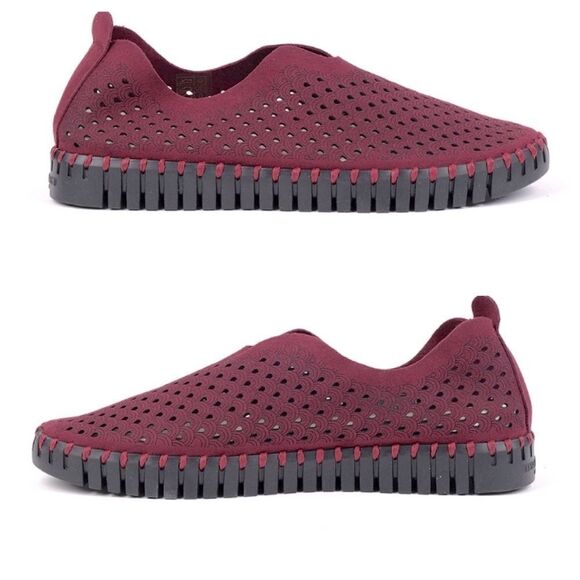 ILSE JACOBSEN TULIP PERFORATED SLIP-ON SNEAKERS - Picture 1 of 10